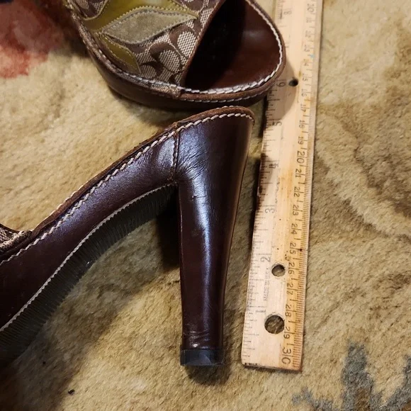 COACH Katalina, brown leather sandal, size 7. - Picture 11 of 11